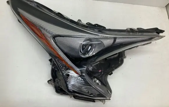 Toyota Prius (XW50) Headlight/headlamp