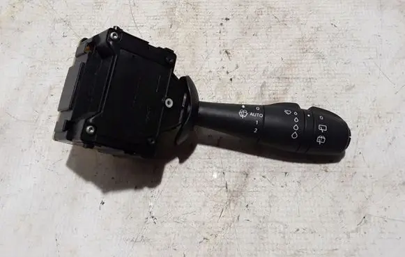 Renault Captur Wiper switch 8201168016