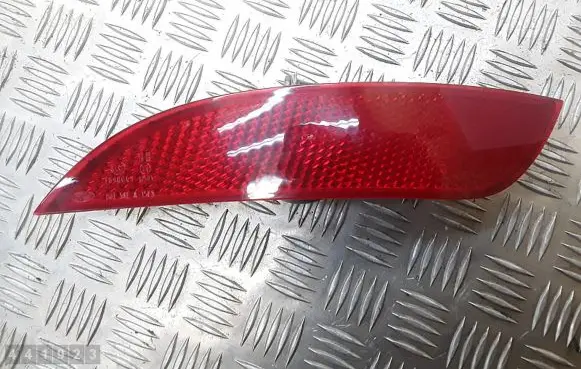 Ford Focus Rear tail light reflector 13B415