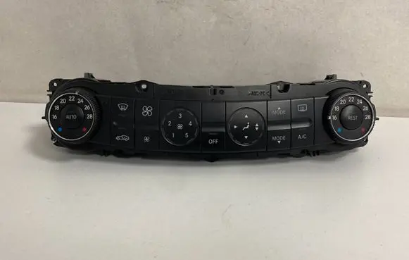 Mercedes-Benz CLS C219 Climate control unit 2198300585 HW4104 SW0805