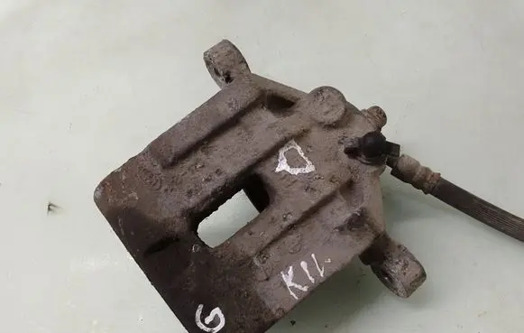 KIA Carens I Rear brake caliper