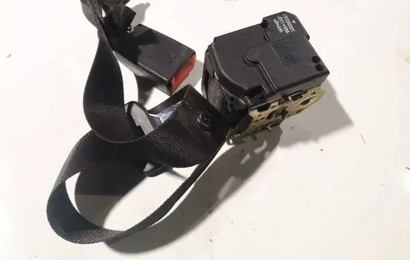 Ford Focus Middle seatbelt (rear) 