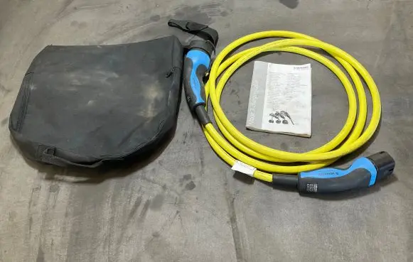 Mercedes-Benz A W177 Electric car charging cable A0005832098