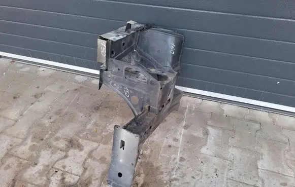 Front quarter panel