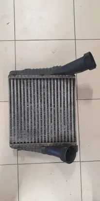Audi Q7 4L Intercooler radiator 7L6145803
