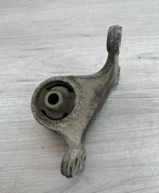 Peugeot 406 Rear axle beam mounts housing 9616010680
