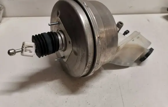 Chevrolet Camaro Brake booster 84456308