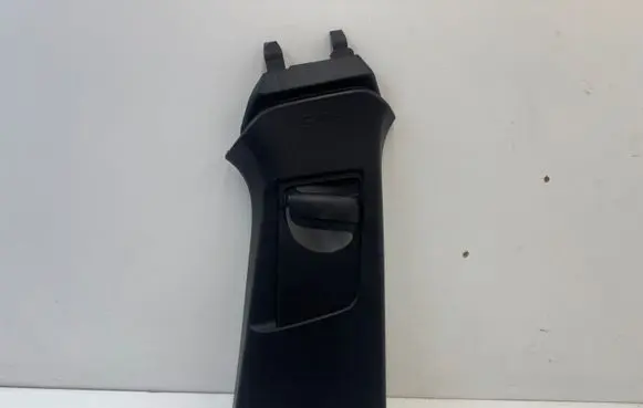 Volvo V40 (B) pillar trim (top) 31307225