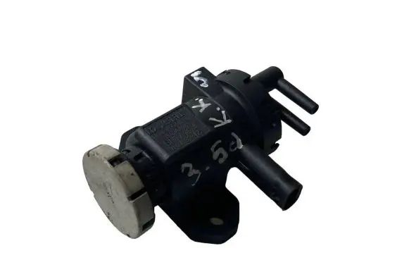 BMW 6 E63 E64 Turbo solenoid valve 8509323 3024421