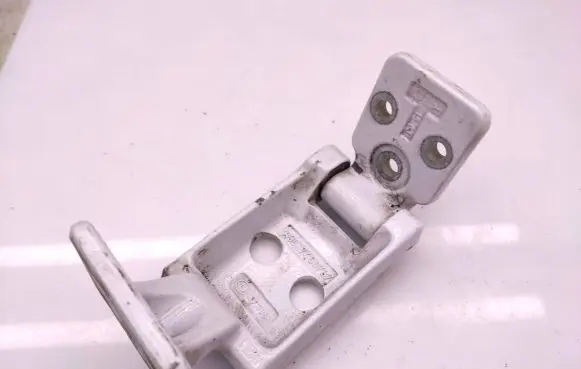 Mercedes-Benz Sprinter W906 Loading door lower hinge A9067400737