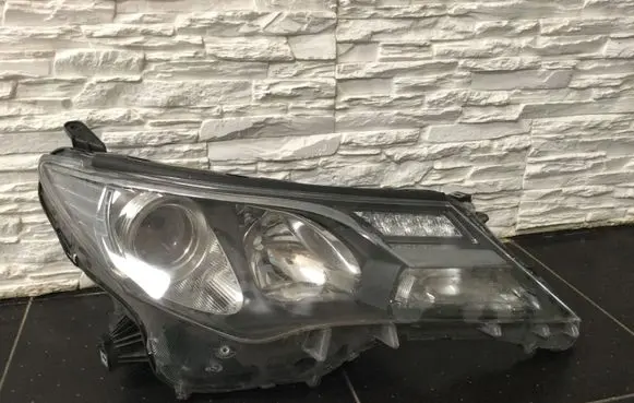Toyota RAV 4 (XA40) Headlight/headlamp
