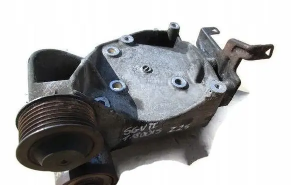 Citroen C4 Grand Picasso A/C compressor mount bracket 