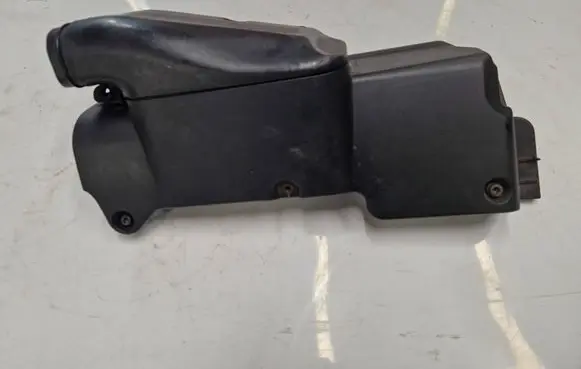 BMW 1 E81 E87 Air filter box cover 7787254