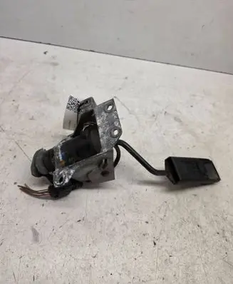 Audi A6 S6 C4 4A Accelerator throttle pedal 4A1721507K