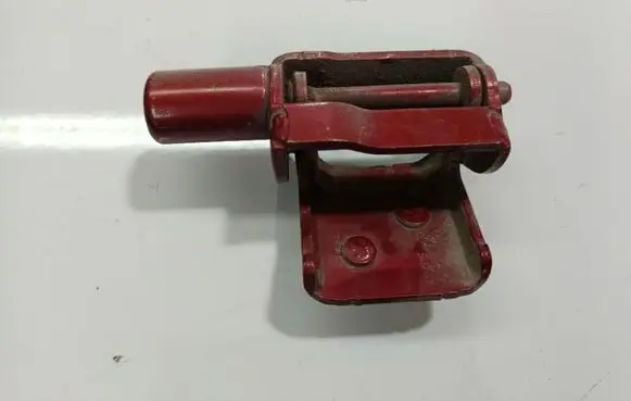 Renault Clio III Rear door lower hinge 
