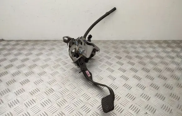 Hyundai i30 Clutch pedal 32802G4LE0