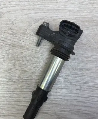 Cadillac SRX High voltage ignition coil 0221604104 12583514 B42378