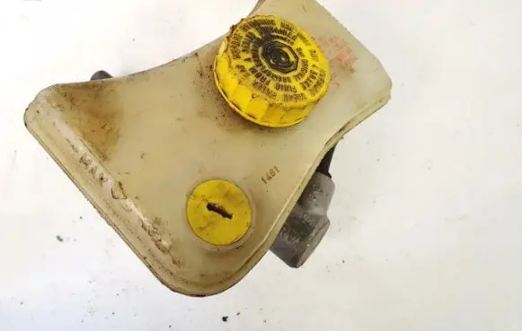 Audi A6 S6 C6 4F Brake fluid reservoir 8e0611301e