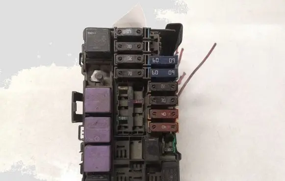 Renault Laguna II Fuse module 8200003059