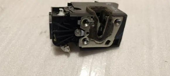 Dacia Sandero III Front door lock 805028269R