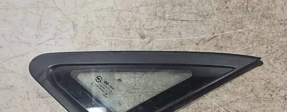 Hyundai i30 Front triangle window/glass DOT736AS2M32 1004138 43R000083