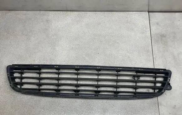 Opel Zafira B Front bumper lower grill 13124978