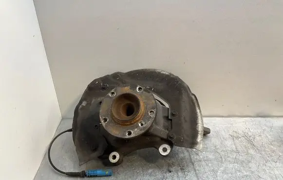 BMW 6 E63 E64 Front wheel hub 6762017