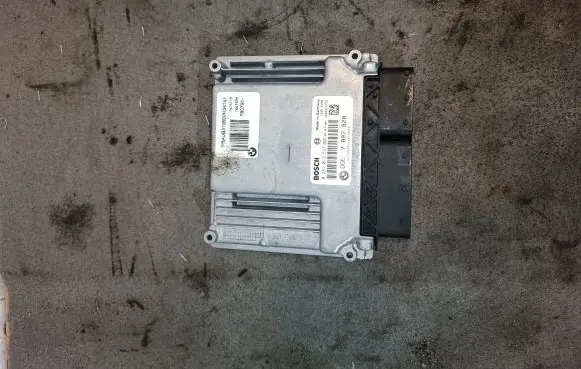 BMW 1 E81 E87 Engine control unit/module 7807828