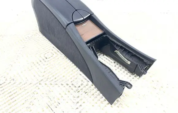 Mercedes-Benz E W211 Center console 