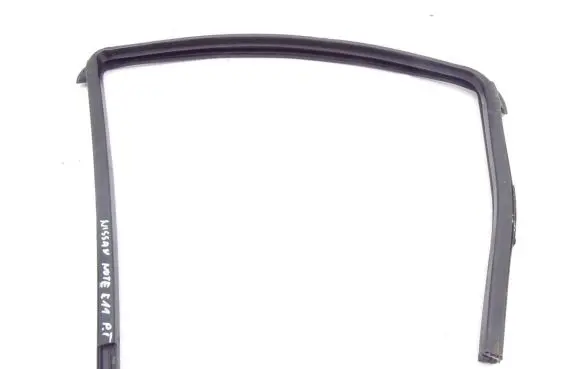 Nissan Note (E11) Rubber seal rear door 
