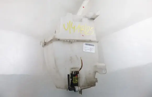 Windshield washer fluid reservoir/tank