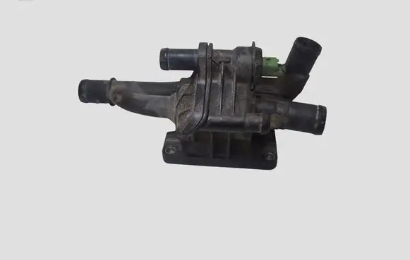 Volvo V60 Thermostat/thermostat housing 9670253780