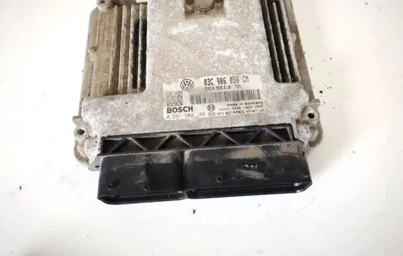 Skoda Octavia Mk2 (1Z) Engine control unit/module 03c906056cm 0261s02188