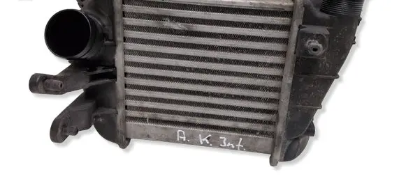 Audi A4 S4 B7 8E 8H Intercooler radiator 8E0145805R 0281002401 038906051C