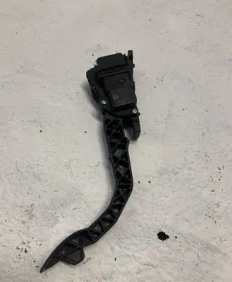 Ford Focus C-MAX Accelerator throttle pedal 3M519F836DF 6PV00864111