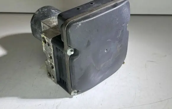 BMW 5 E60 E61 ABS Pump 6774679 0130108129
