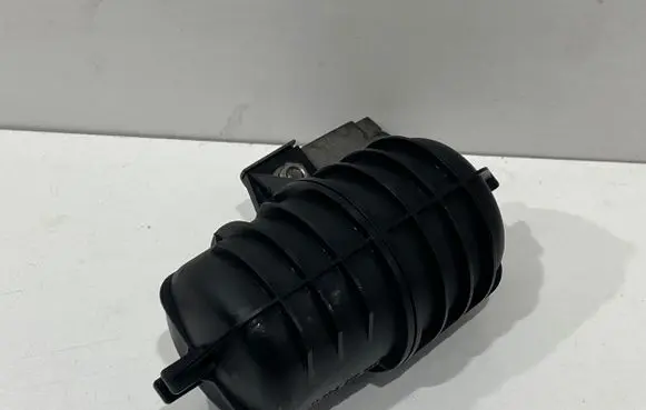 BMW X5 E53 Vacuum air tank 11652247620