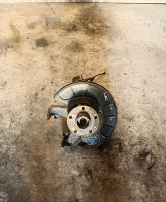 Seat Leon (1P) Front wheel hub 