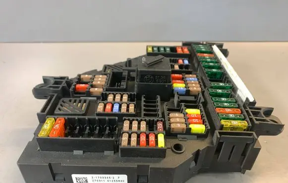 BMW 5 F10 F11 Fuse module 9234423 17033452 01255030