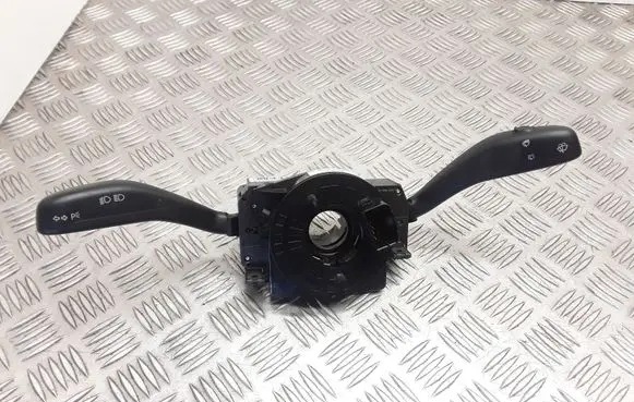 Wiper turn signal indicator stalk/switch
