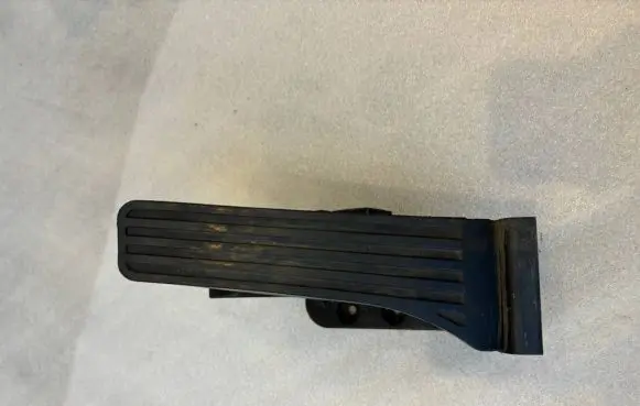Mercedes-Benz C W204 Accelerator throttle pedal 2043000004 A2043000004