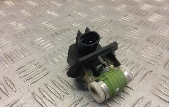 Hyundai i30 Coolant fan relay 