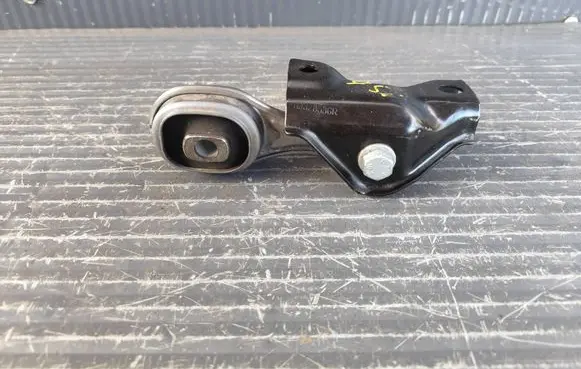 Nissan Juke II F16 Engine mount bracket 113606335R 113605003R