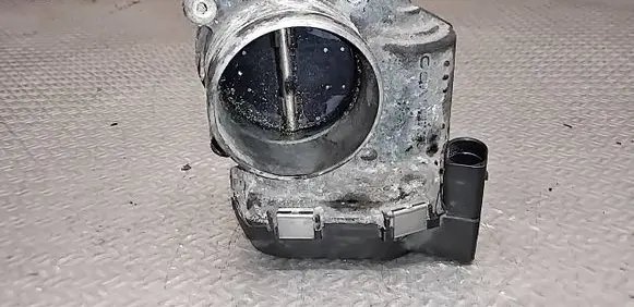 Volkswagen PASSAT B6 Throttle valve 06F133062B A2C53079712