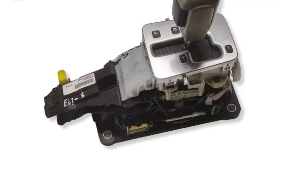 Volvo XC70 Gear shifter/selector 30759120