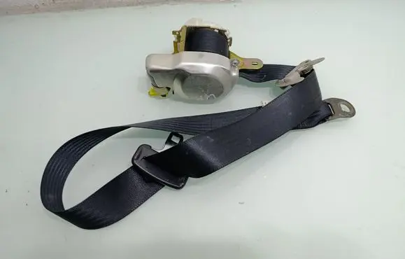 Toyota Corolla Verso AR10 Front seatbelt 7P1150P