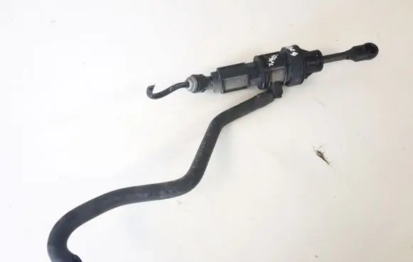 Mitsubishi Outlander Clutch master cylinder mn100485 061106