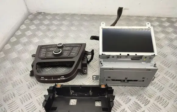 Opel Mokka Radio/CD/DVD/GPS head unit 95137306 95196687 95052535