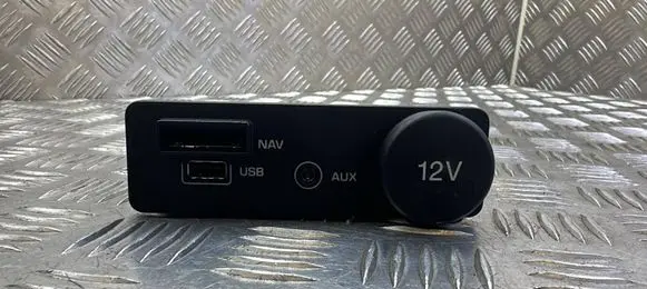 Land Rover Range Rover Evoque L538 USB socket connector FK7219C166BD