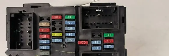 Cadillac Escalade Fuse box set 15925044